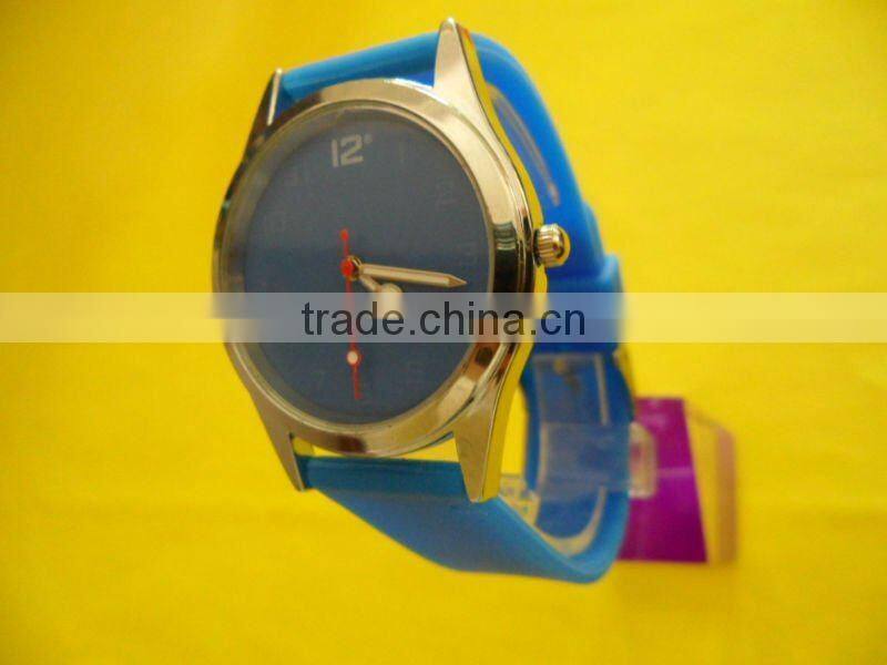 Latest Thin Strap Silicone Quartz Watch