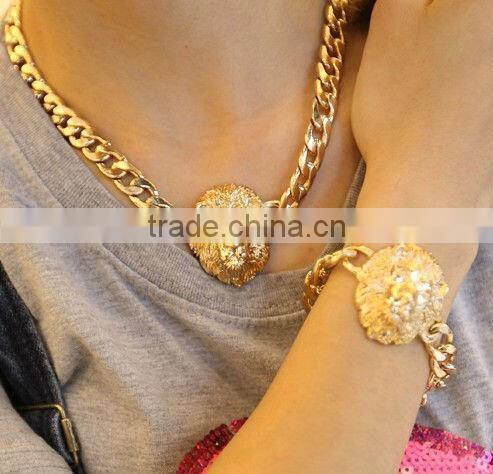 Vintage silver Lion Medallion Rings, Lion Rings, Round Lion Rings for girls