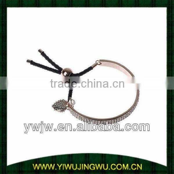 fiji style bracelet with heart charm (JW-G10537)
