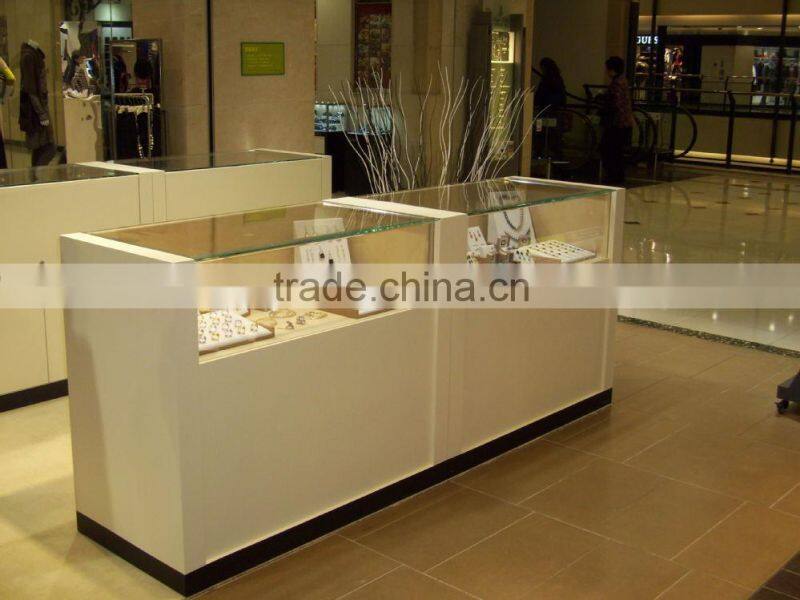 jewelry display showcase