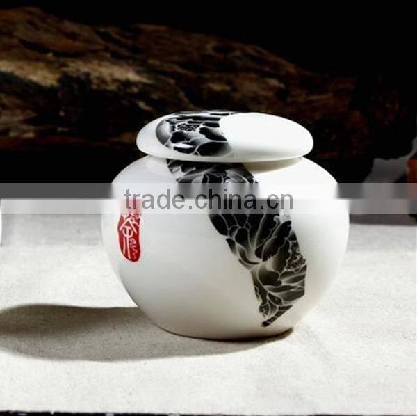 Mini ceramic pet urn
