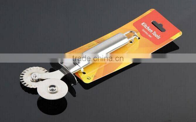 2017 good quality and competiitve price pizza slicer/pizza blade/pizza tools