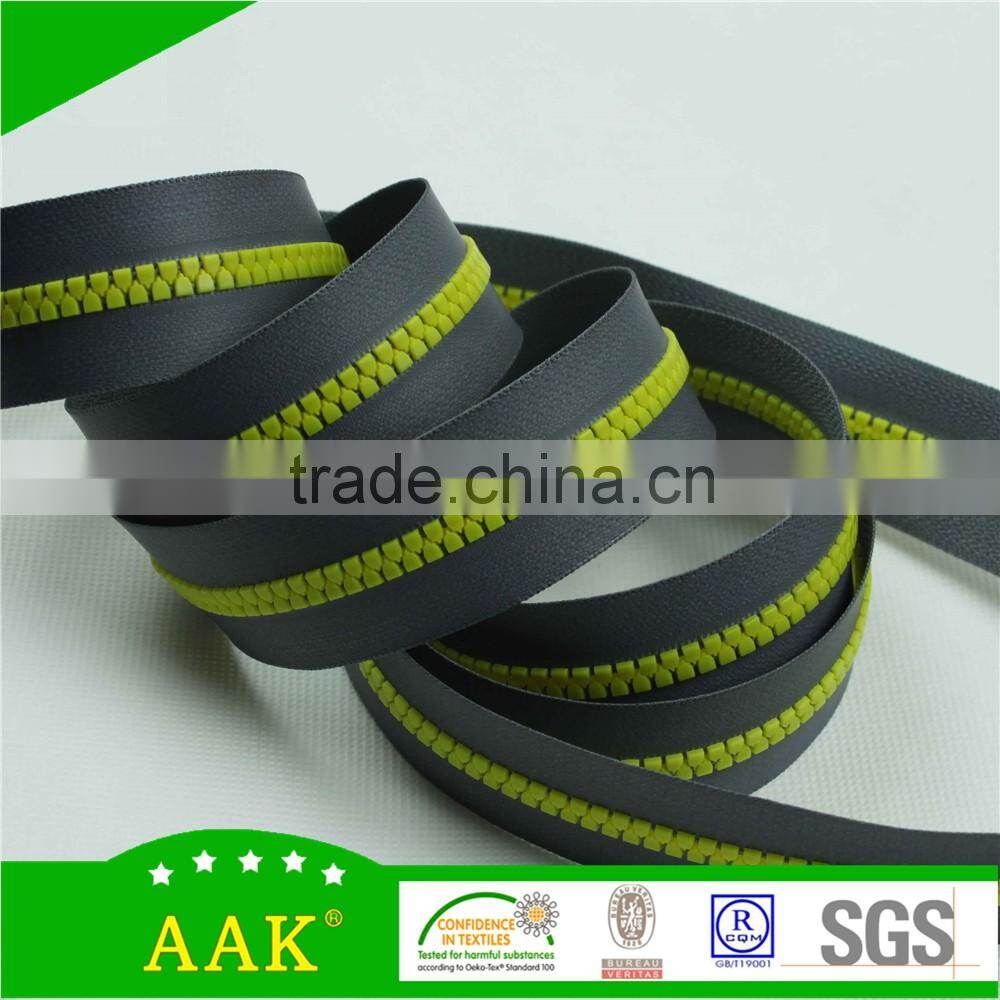 5#Plastic long chain waterproof zipper