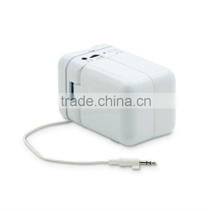 Portable Fold-up Docking Station Stereo Speakers For Ipod/Mp3 Player Iphone Etc.