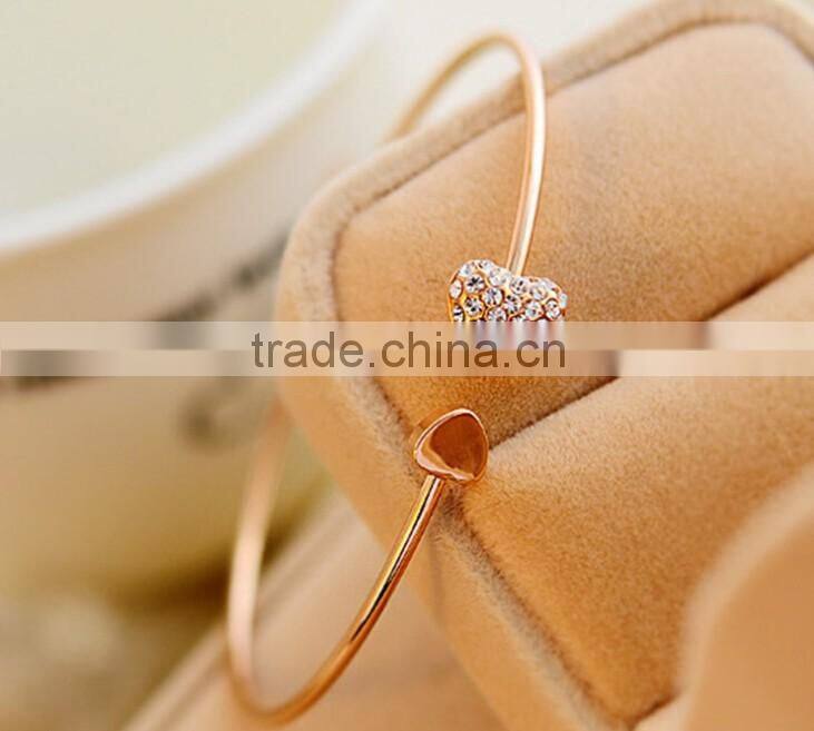 >>2016 New design elegant thin open rhinestone love heart cuff bracelet/