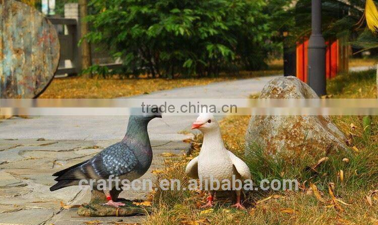 christmas pigeon statues