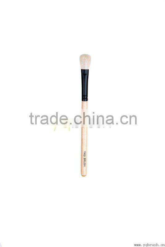 Fluff concealer makeup brush