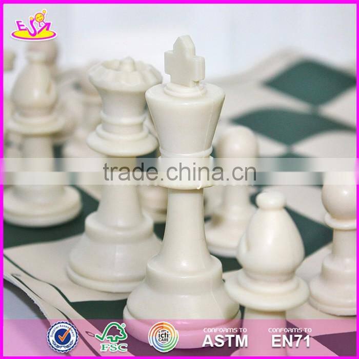 2017 Manufacturer of portable wooden travel chess set for sale W11A057