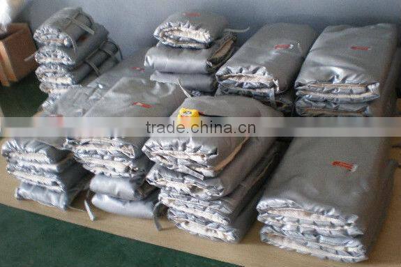 Pipe insulation blanket