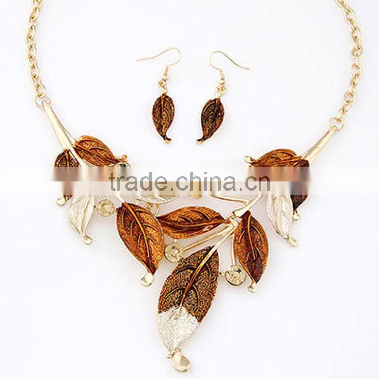2015 New Design Good Looking Fashion Necklace