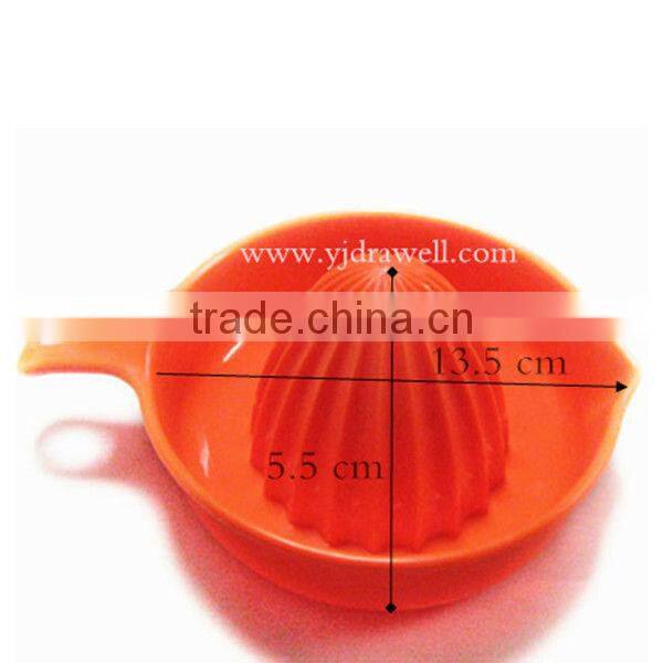 OJ-3234 Vintage Plastic hand juicer