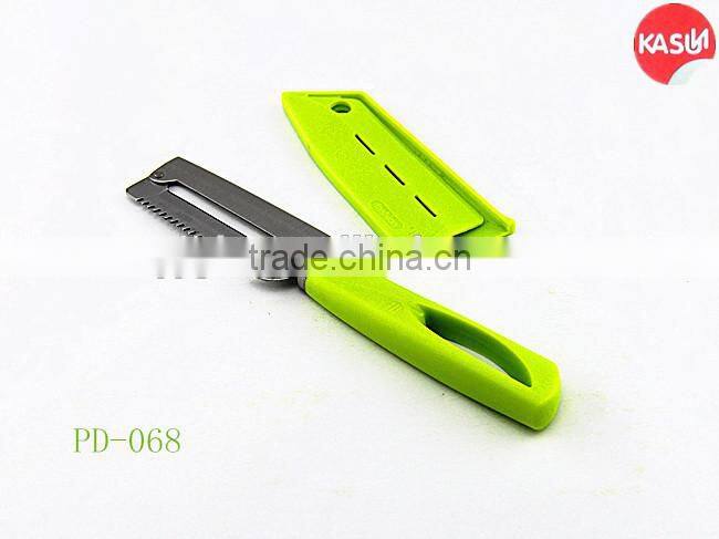 Multi-Functional Peeler Serrated vegetable peeler with cover PD-068