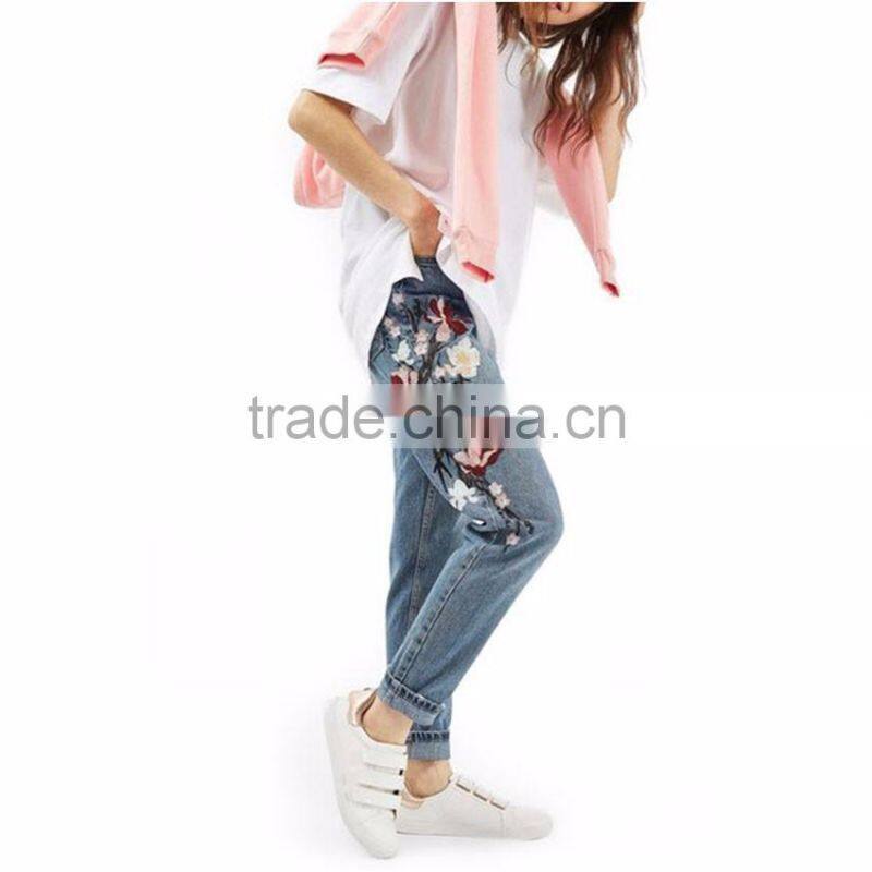 New Arrival Most Popular Spandex Washed Moto Floral Embroidered Straight Leg Jeans for Women