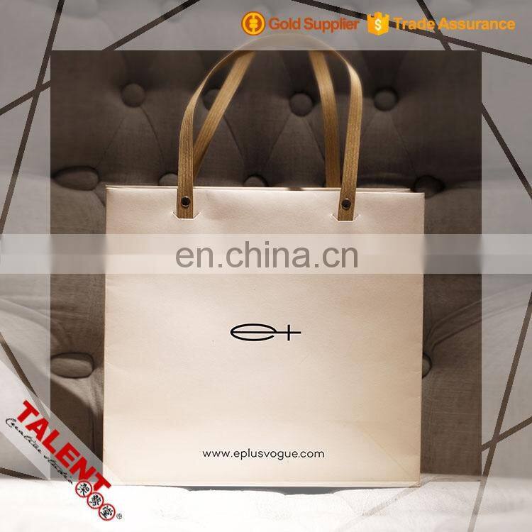 Wholesale Custom printed Cheap Garment Paper Bags For Shopping