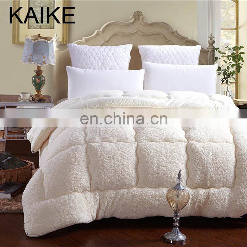 Wholesale custom warm lamb fleece baby bed quilt