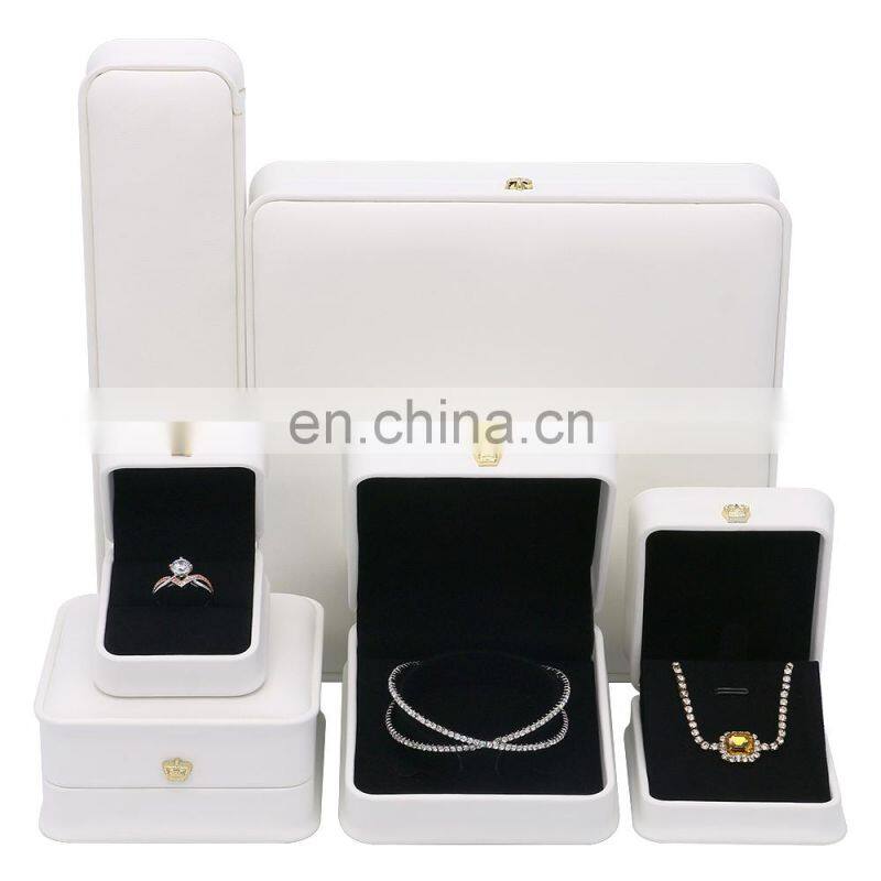 Wholesale Custom Logo White Pu Leather Plastic Packaging Box Suede Ring Necklace Bracelet Jewellery Box