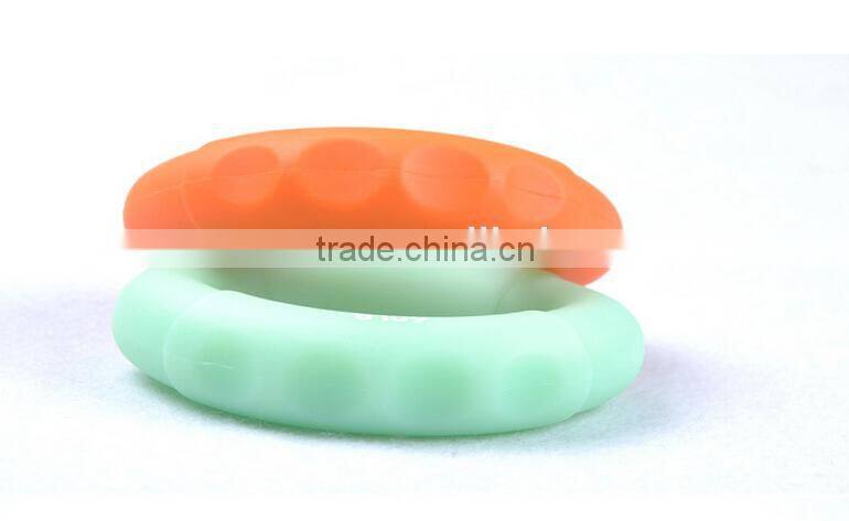 Yiwu Wholesale Professional High Quality Grip Strength Recovery Olive Shape Eco-friendly Silicone Massage Hand Grip Ring