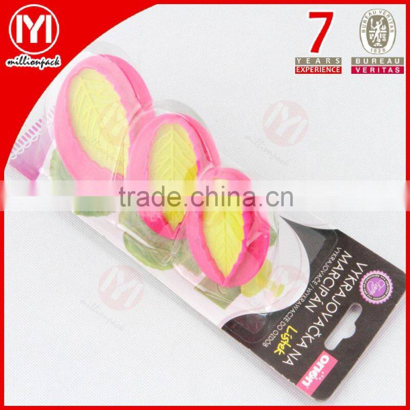 3 pcs Leaf shape Plastic Cookie Moulds/Cutter with handle