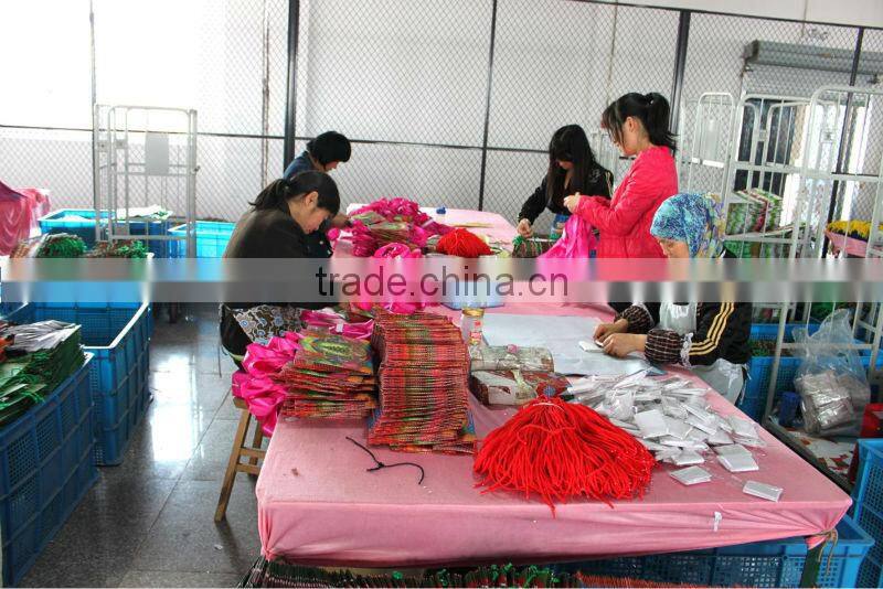 Beauty paper gift bag with polyester rope, pink print and nice design,OEM orders are welcome