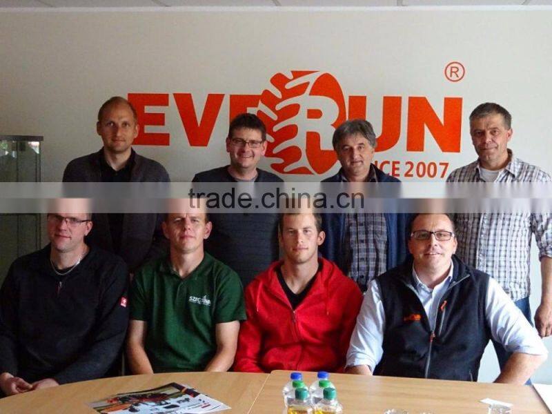 Qingdao Everun 1.6 Ton Small Wheel Loader with Pallet Forks