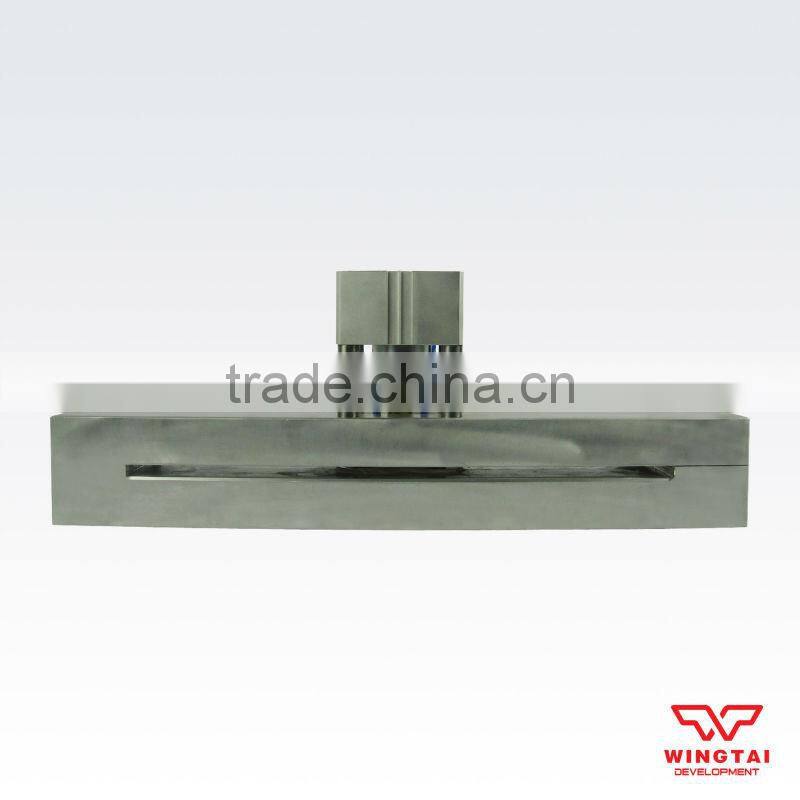 Lengthened automatic plastic hole punching machine