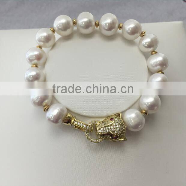 AA 9-10mm white freshwater pearl bracelet