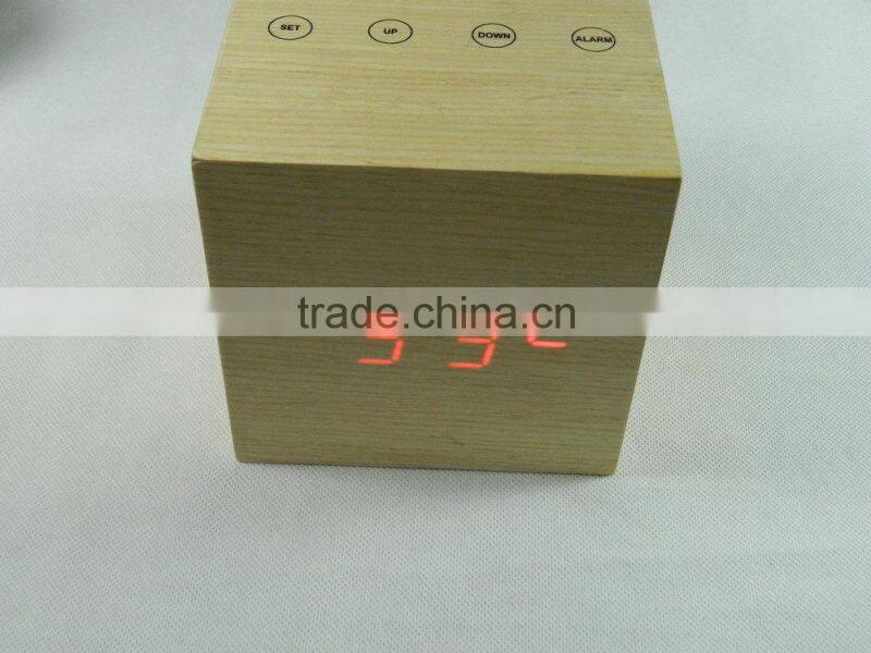 Nature Material High Quality Sensor Indoor Wooden Clock