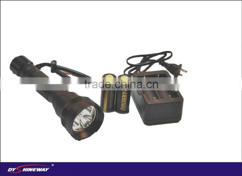 super bright,30w,XML2 LED,3000LUMEN,100meters waterproof,8V,2*26650 RECHARGAEABLE LIION BATTERIES,2 HOURS RUNTIME WITH FULL POWE