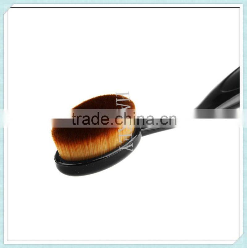 firmly squeeze oval shape foundation brush