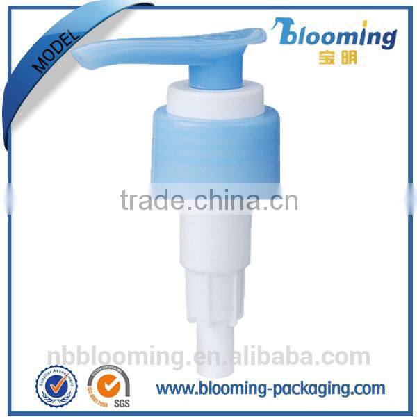 White plastic foam pump dispenser for cosmetic bottle