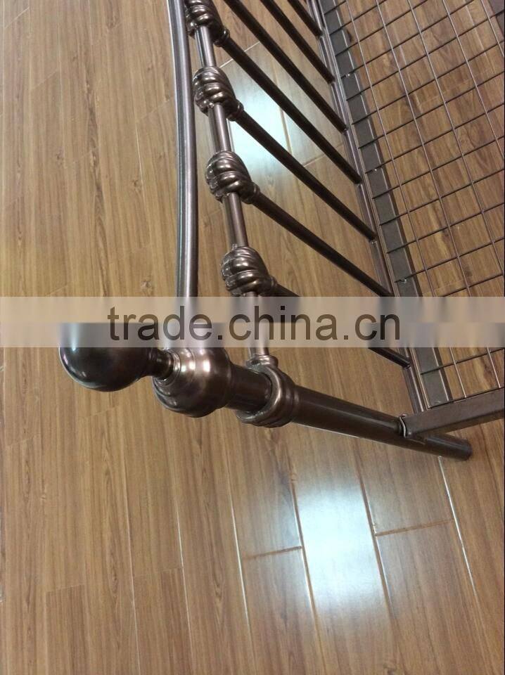 twin size clasic antique metal bed