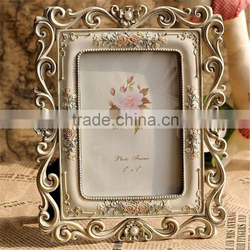 Beautiful Europe design handmade polyresin photo frame for home decoration