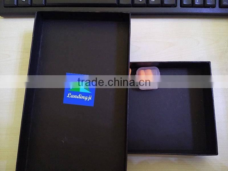 Sleep mask with adjustable straps