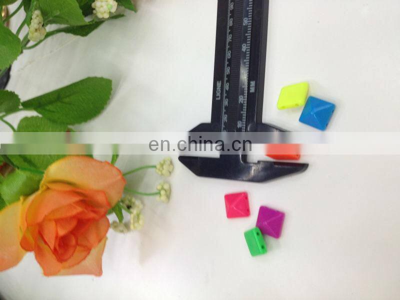 hot sell colorful plasic spike studs sew on or glue on clothing bags garment or shoes accessories