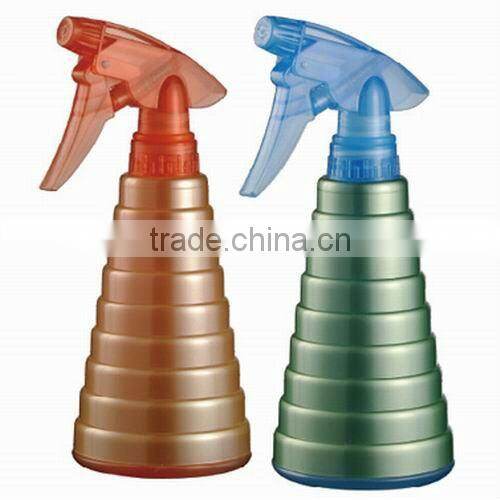 Plastic trigger spray bottle