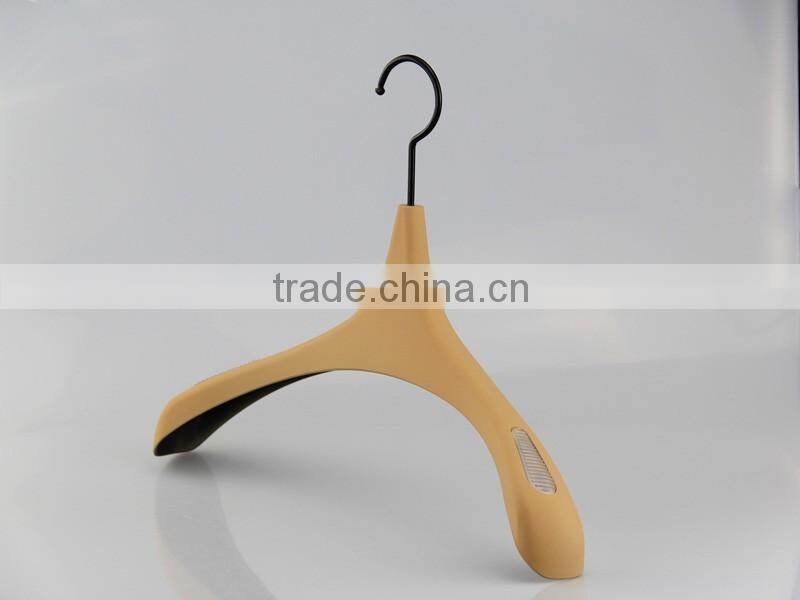 hot sale luxury plastic hanger with rubber surface for luxury dress