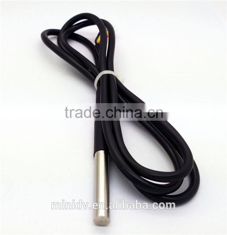 2200W 10A QUADBAND SMS/CALL Remote Controlled GSM Power Socket with 3 Outlets Which Also Supports Temperature Control