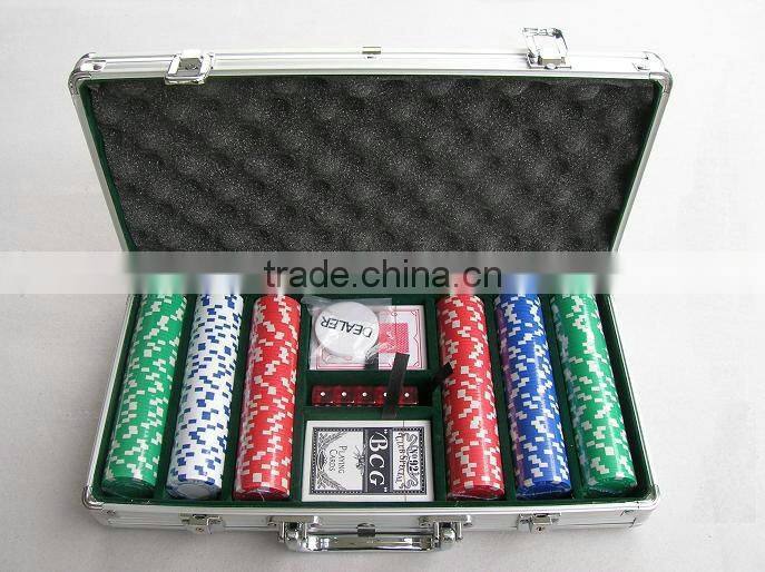 premium poker chip set Poker Set with 600 chips and carrying case