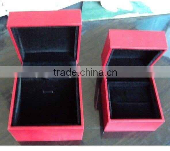 Delicate cardboard jewelry gift boxes for necklaces