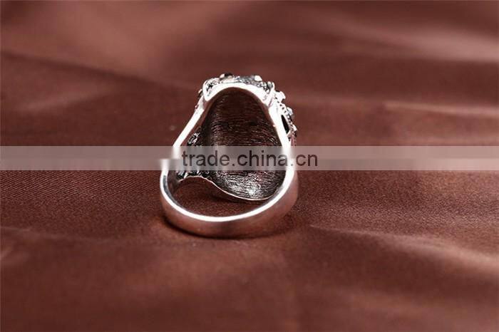 China wholesale cheap jewelry zinc alloy vintage rhinestone full jewelled fomger ring