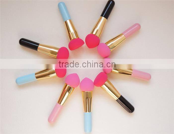 Private Label Non Latex Cosmetic Make Up Sponge Brushes with Wood Handle