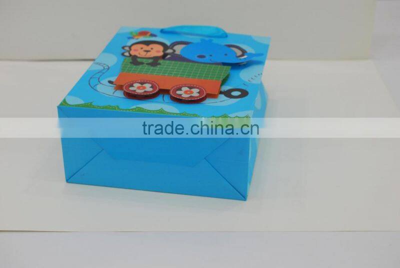 New delicate design smart 3D silver plating gift paper bag with ribbon bow handle supplier and manufacture