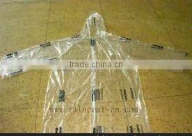 Disposable PE raincoats with 3-4 buttons