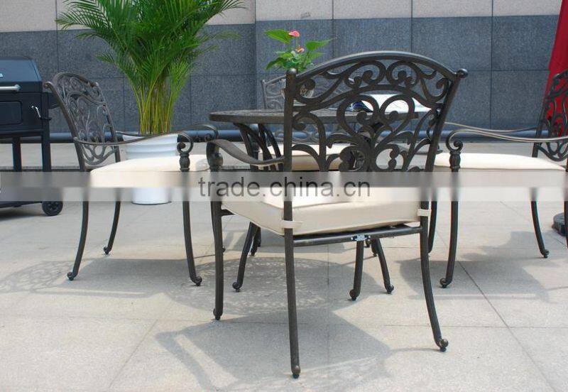 2016 Hot Selling New Fashion Elegant Cast Aluminium Furniture Table Set