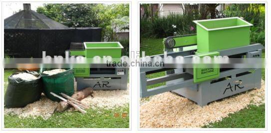 Thickness adjustable automatic wood shaving machine for sale