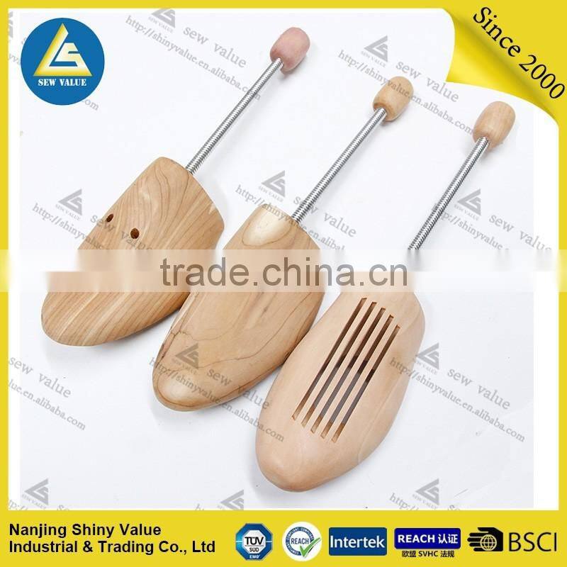 Widely used wooden type shoe tree made of lotus/schima/pine/cedar
