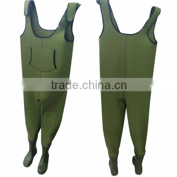 Functional and comfortable fishing clothing