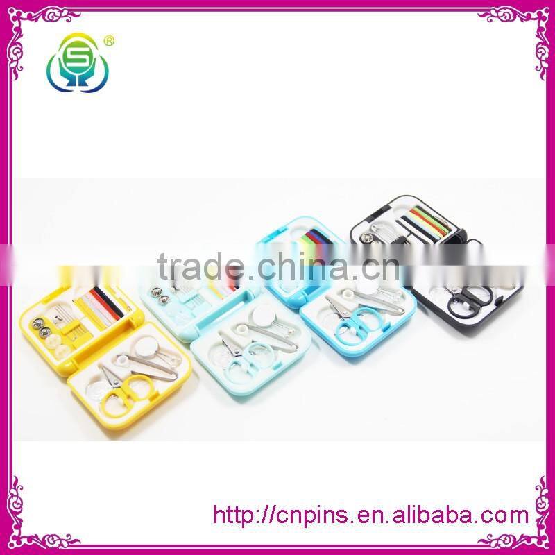 New style wholesale plastic travel sewing kit