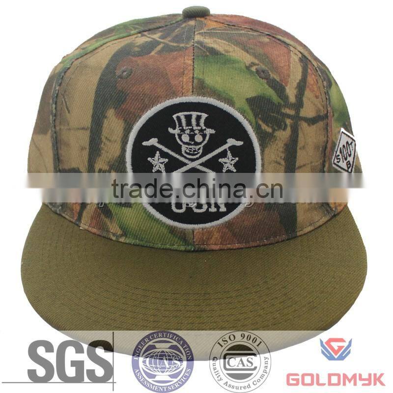 Hunting camo cap in flat brim style with embroidery logo