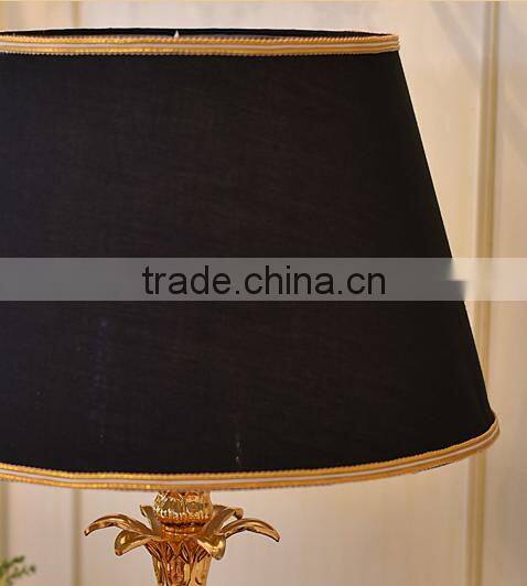 Concise design black color marble body table lamp
